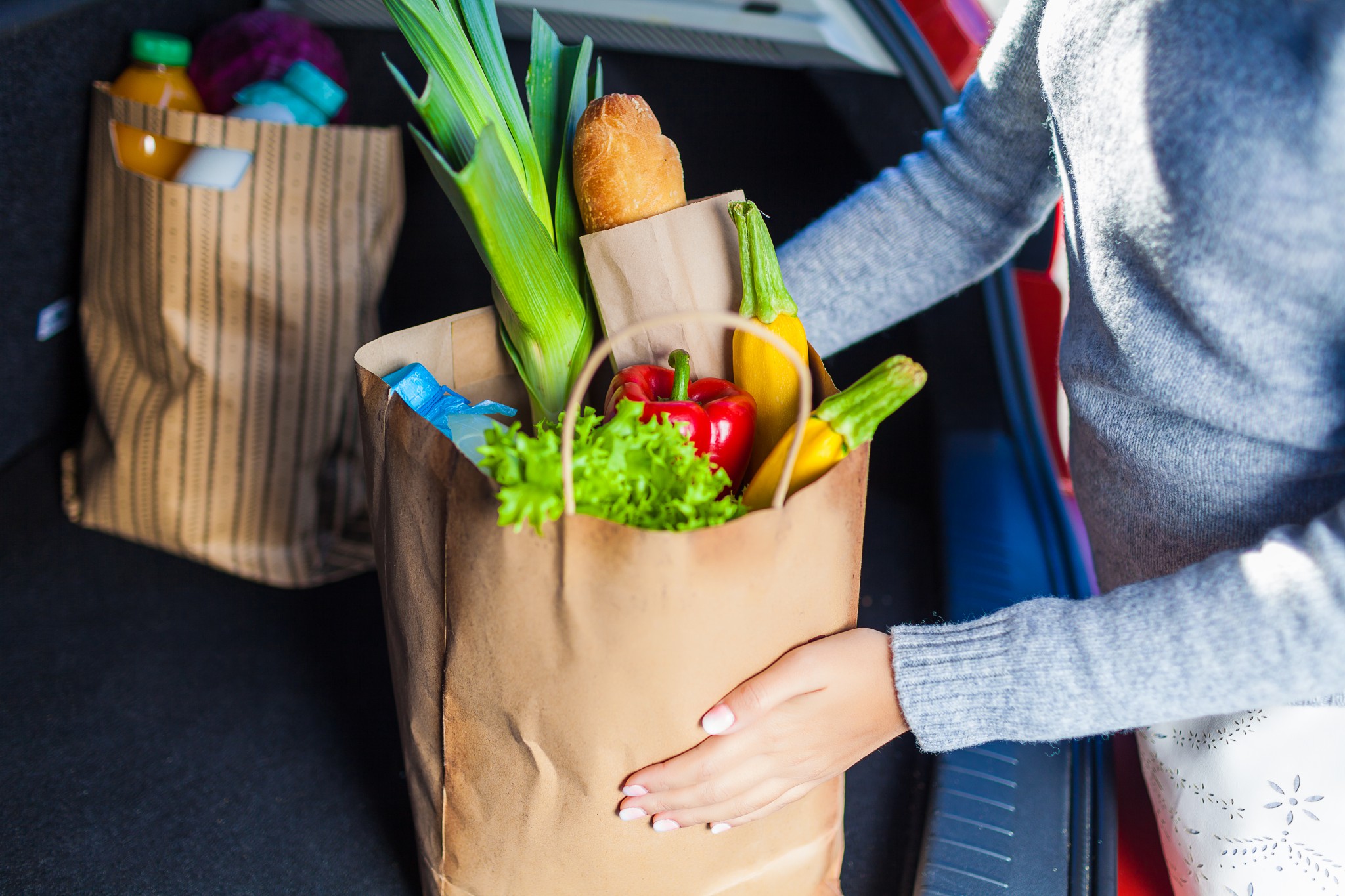 Покупать 20. Courier grocery. Grocery Bag. Put away groceries. Картинка еда в кармане.